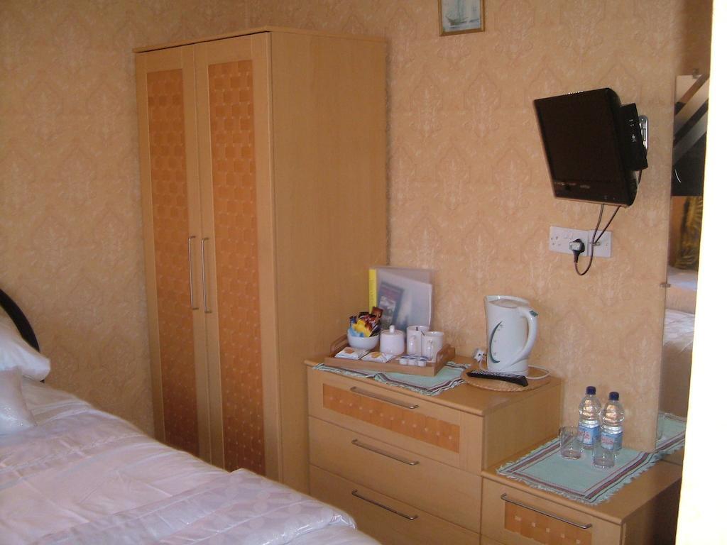 Tremains Guest House Bridgend  Phòng bức ảnh