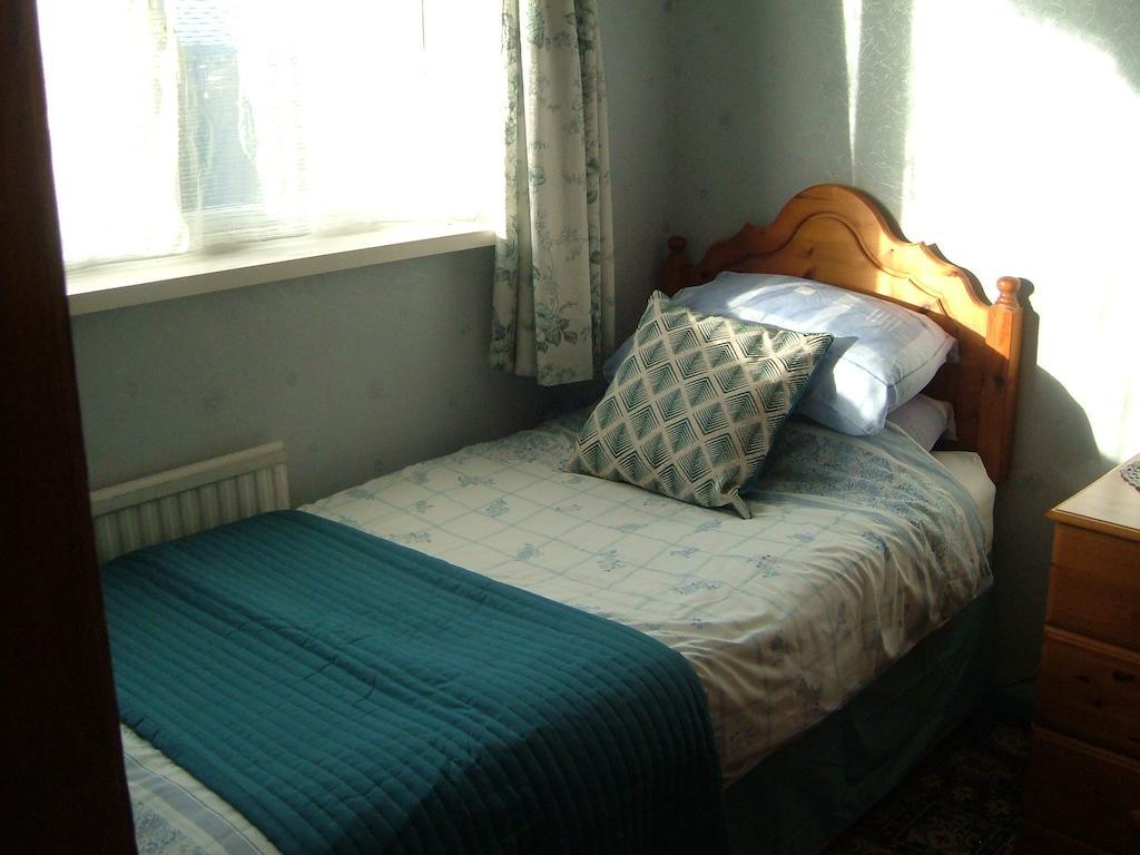 Tremains Guest House Bridgend  Phòng bức ảnh