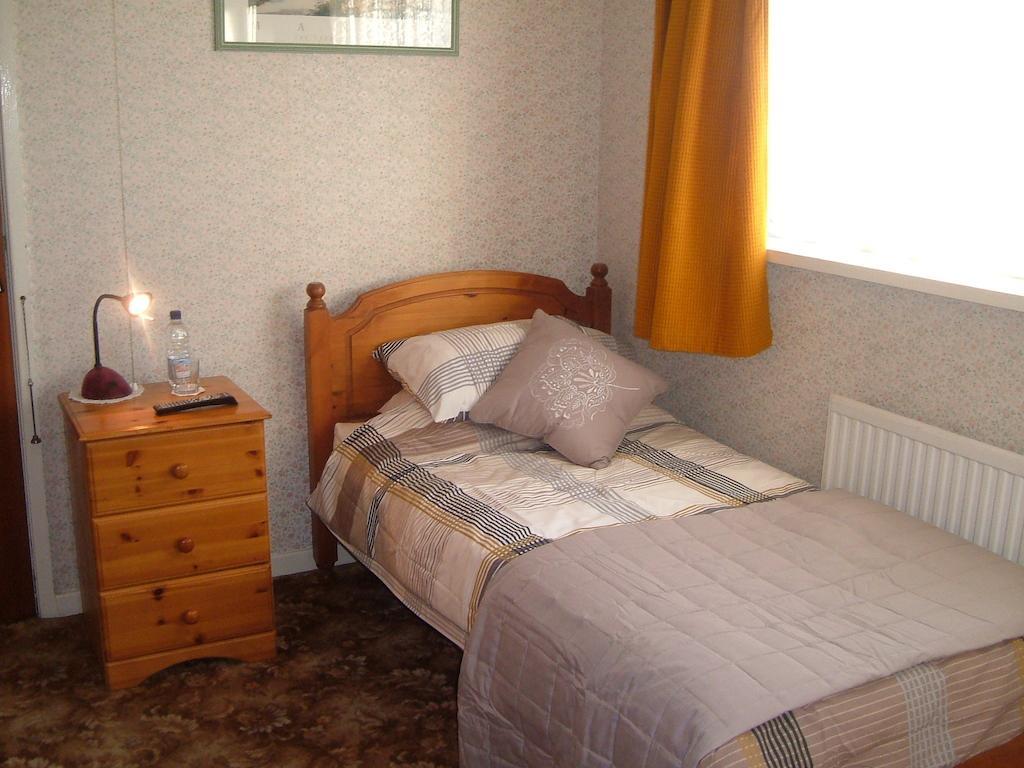 Tremains Guest House Bridgend  Phòng bức ảnh