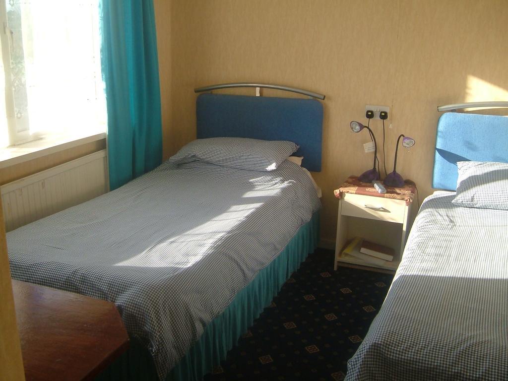 Tremains Guest House Bridgend  Phòng bức ảnh